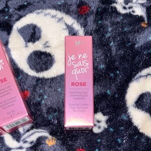 IT Cosmetics - Je Ne Sais Quoi - “Rose” Lip Treatment ***